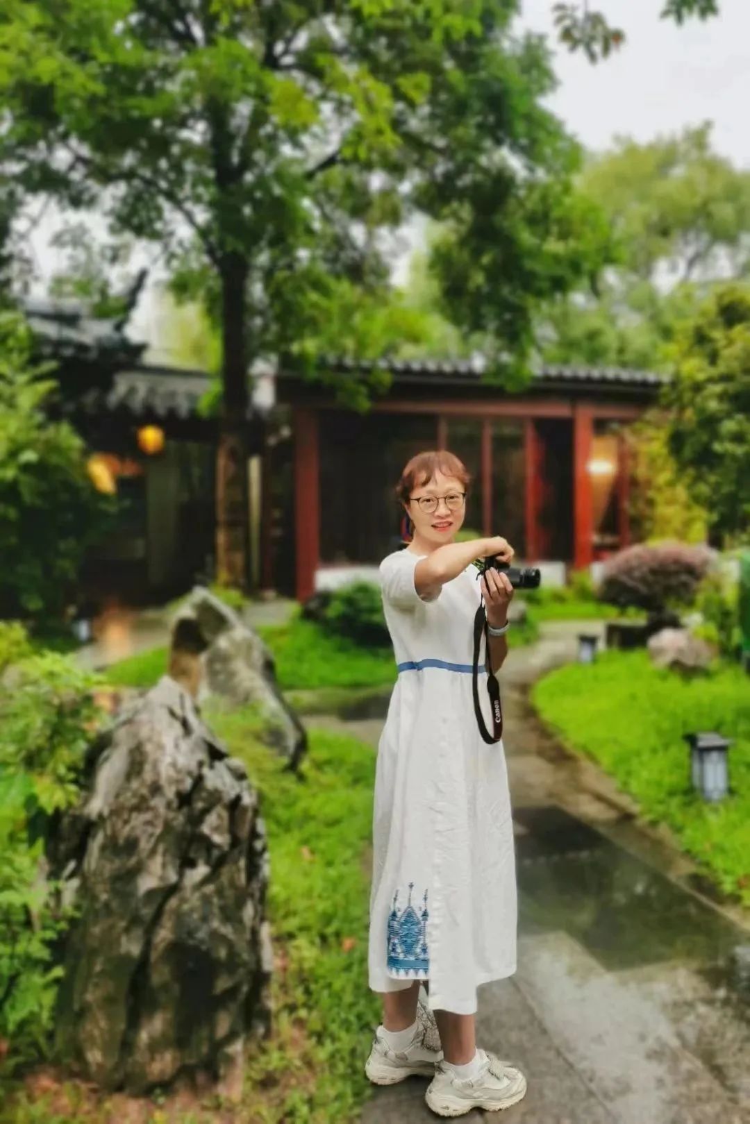旅行中的鄧凌紅